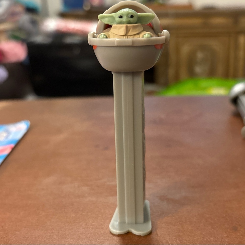 PEZ Star Wars Mandalorian Grogu Boba Fett Collectible-original In Tin W/ Candy